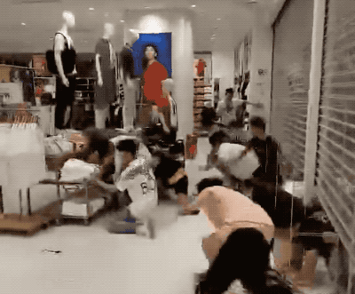 優衣庫聯名恤搶瘋 直接跪地馬趴